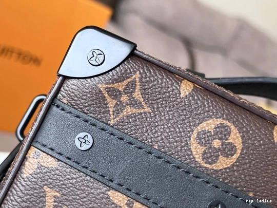 Cheap VUITTON TRUNK SOFT LOUIS HANDLE 0809
